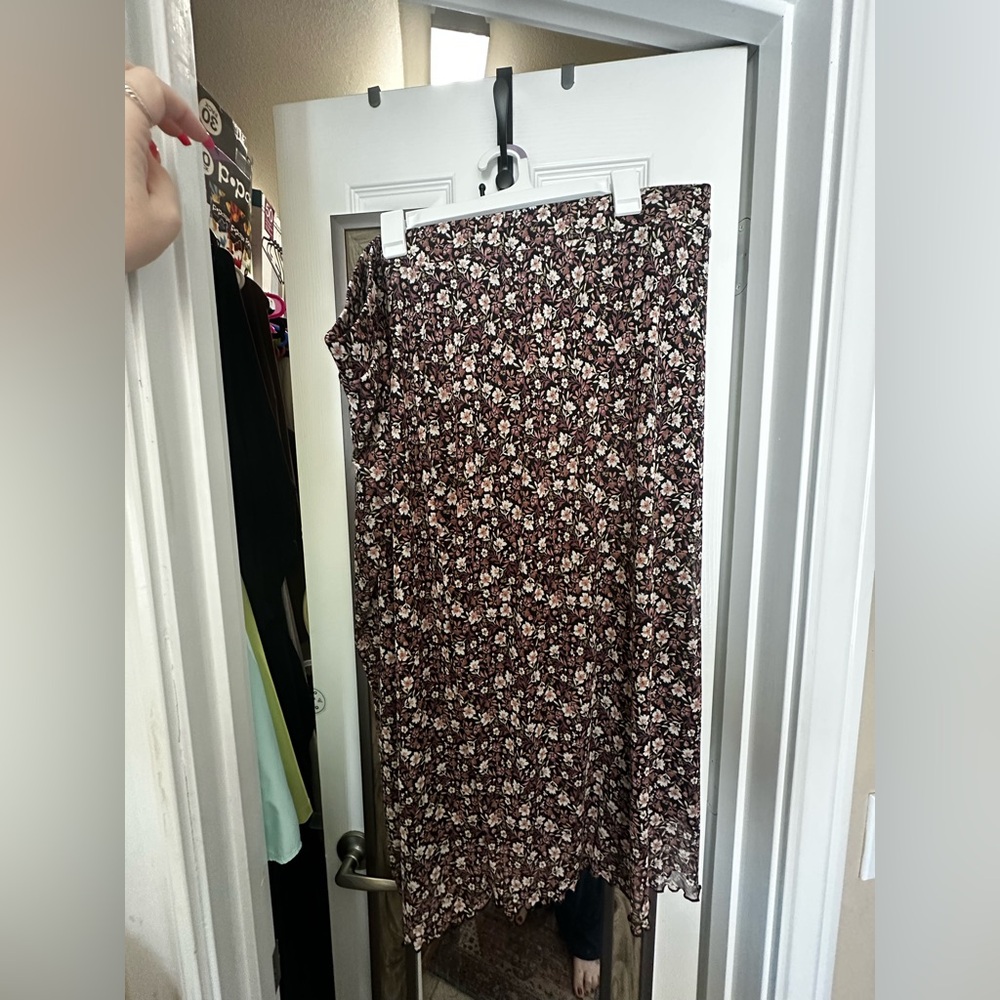 Torrid Midi Skirt Size 4 Floral